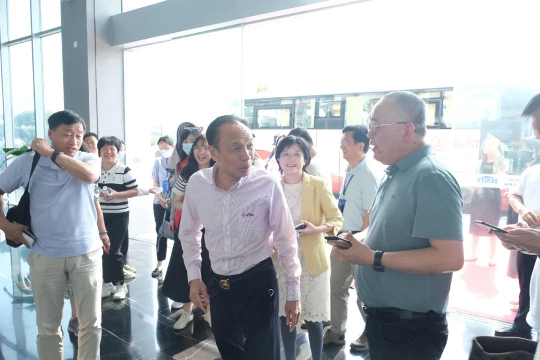 促进中德交流 欧美同学会走进福建广东会贵宾厅股份有限公司参观交流